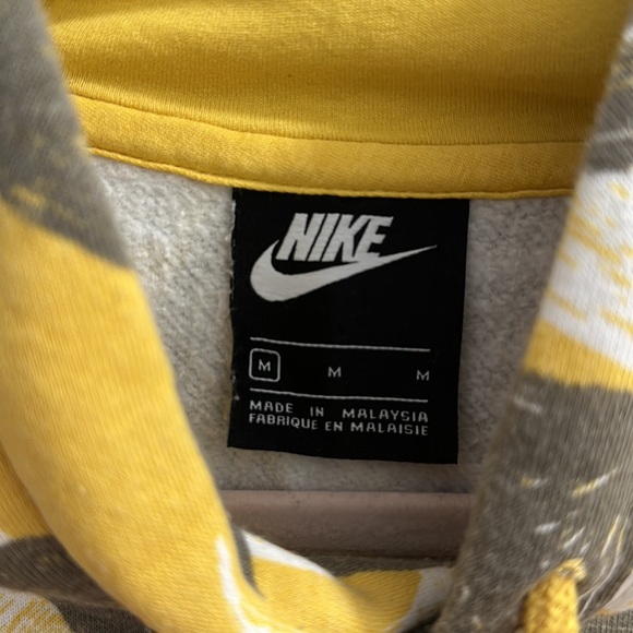 Nike Hooded Sweatshirt - Picture 3 of 4